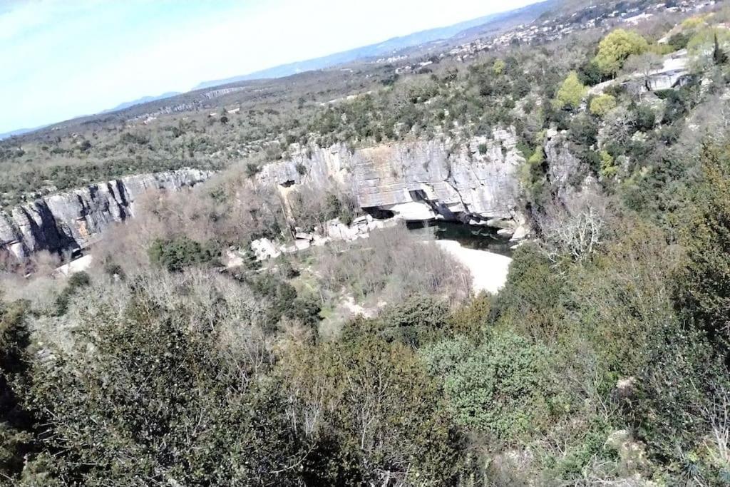 Lou Caladou Gite En Pierre Avec Bain A Remous Vallon-Pont-dʼArc Dış mekan fotoğraf